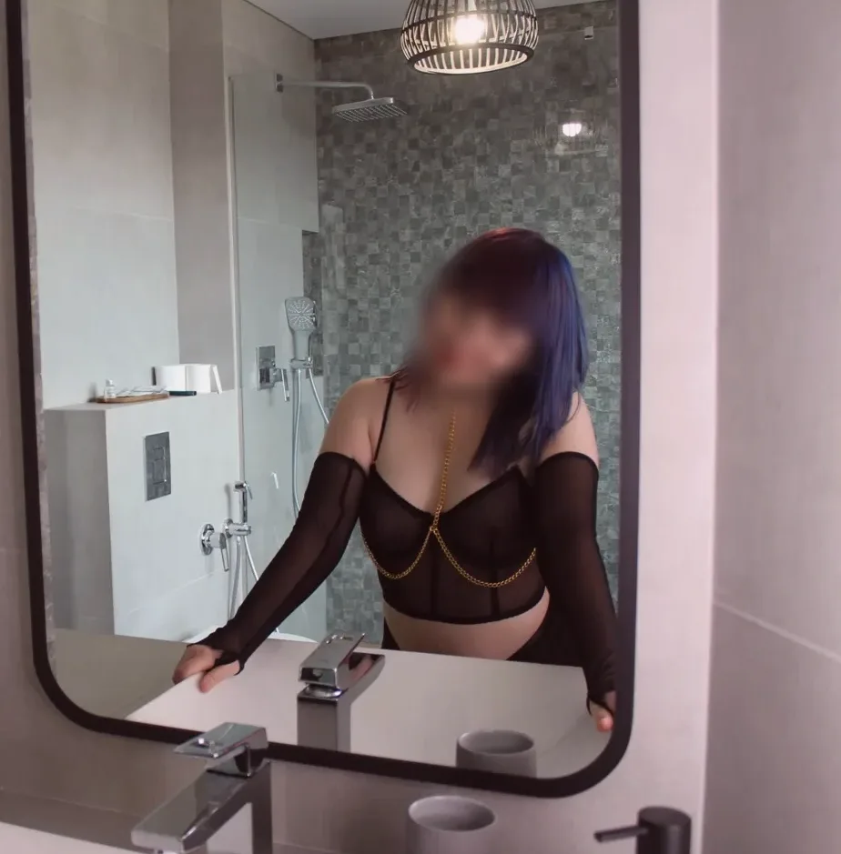 Aleksandra, 24
