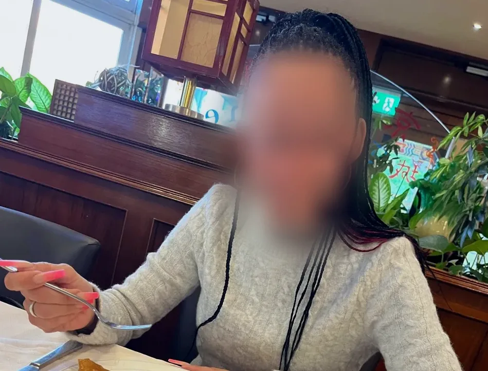 Amira, 38