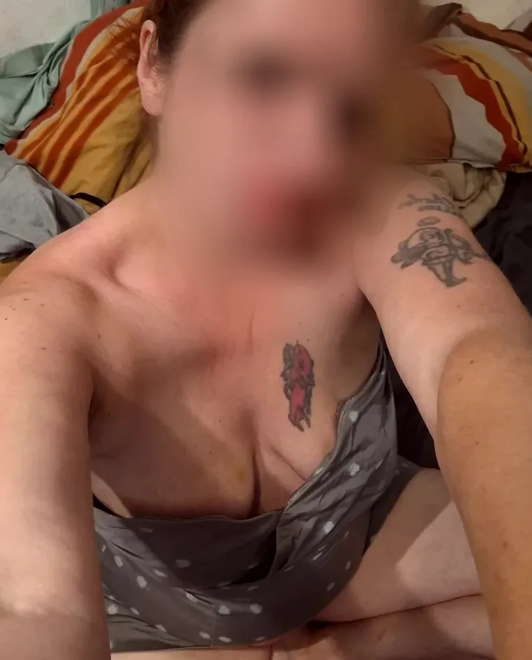 Isabelle, 36