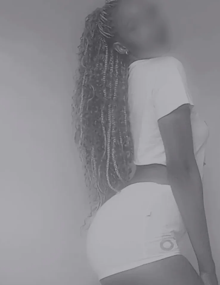 Natalie, 28